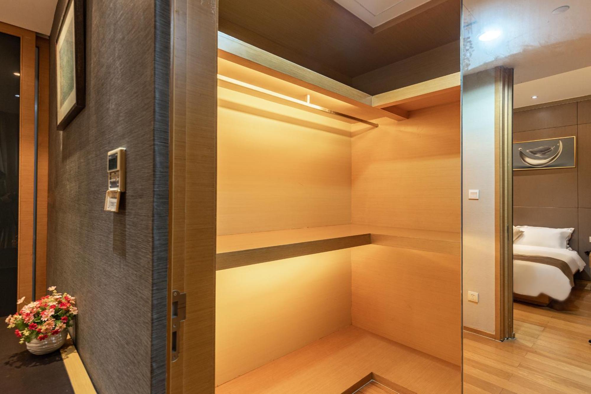 Guangzhou Xing Yi International Apartment - Poly World Branch Екстериор снимка